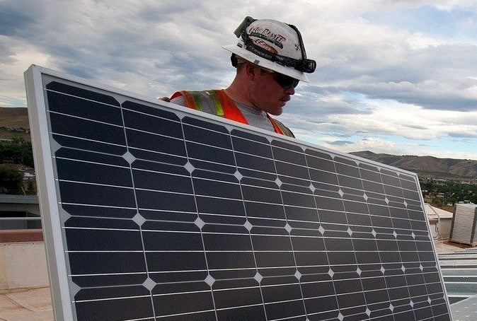 Was muss ich bei der Installation eines Balkonkraftwerks, Mini-PV beachten?